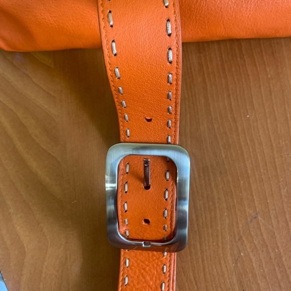 Cole Haan Orange Leather
Drawstring Hobo Bucket Shoulder Bag With Matching Belt - Picture 3 of 16